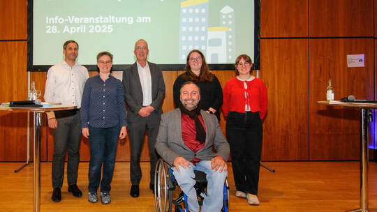 Tauschen sich über soziales Miteinander aus: Joachim Hülsmann, Leiter des Jugend- und Sozialamts, Kirstin Niemann, Leiterin der