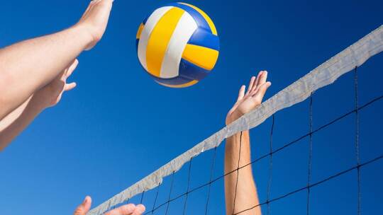 Die Arbeiten für das Beachvolleyballfeld des Volleyballvereins beim Forum in Hohenwart können am 1. Juli beginnen.