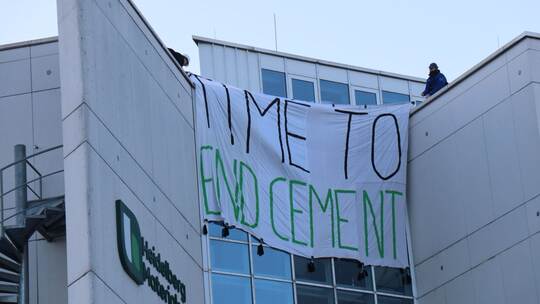 Zementwerk in Leimen durch Protestaktion blockiert Zementwerk in Leimen durch Protestaktion blockiert
