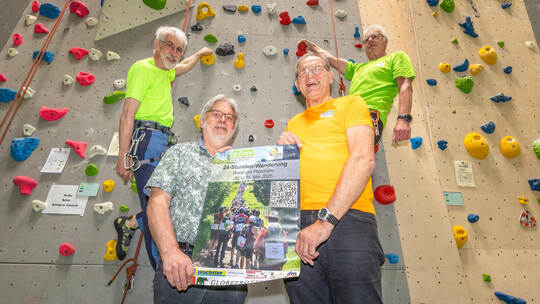 Sie haben die Extremwanderung vorbereitet: Bernhard Zelinka (66), Martin Hämmerle (70), Bruno Kohl (74) und Frank Haase (68, von 24h Wanderung Alpensektion