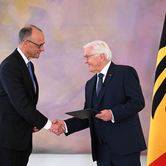 Regierungswechsel - Ernennung des Bundeskanzlers