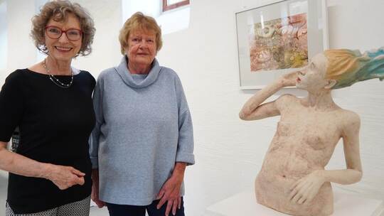 Meggi Rochell und Gudrun Fusch stellen bei Buslat aus. Nico Roller