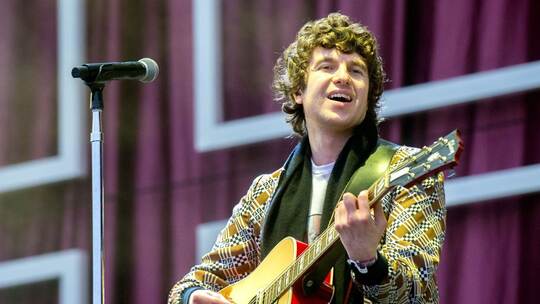 The Kooks Frontman The Kooks schreiben sonniges Britpop-Album in nur fünf Tagen - Show-Biz ...