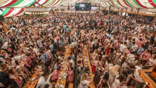 Stuttgarter Frühlingsfest - Fassanstich