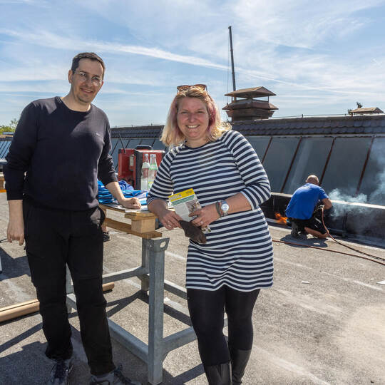 Das Dach wird ausgebessert: Reparaturen sind im Alten Schlachthof an der Kleiststraße unerlässlich. Christof Weisenbacher und St Alte Schlachthof Bilanz