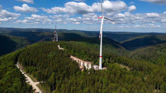 Windpark Kälbling Erstes Rad Fertig