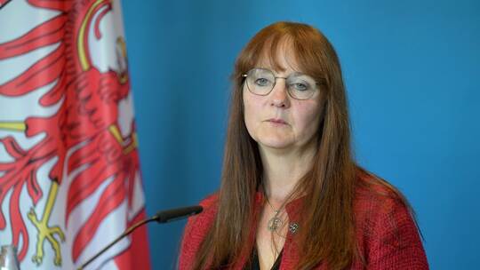 Brandenburgs Innenministerin zurückgetreten Brandenburgs Innenministerin zurückgetreten