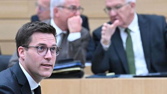 Landtagssitzung - Aussprache über den Etat Landtagssitzung - Aussprache über den Etat