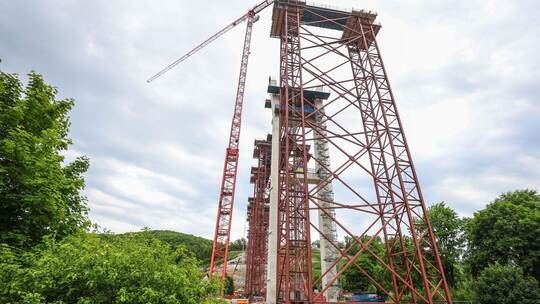 Bauarbeiter sterben bei Absturz von Neckartalbrücke