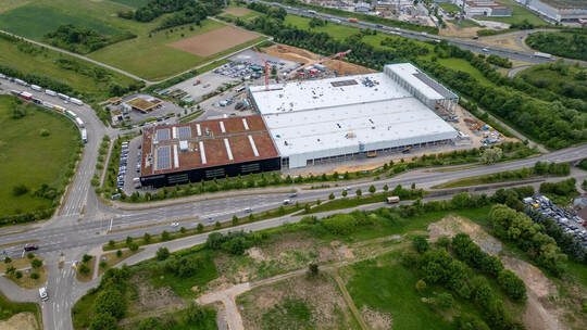 Das neue Werk Witzenmann-Buchbusch II grenzt an Buchbusch I. Witzenmann Neubau Im Buchbusch