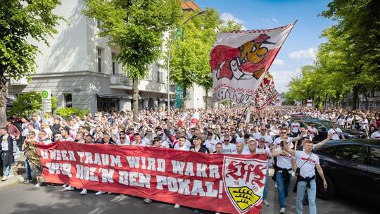 Arminia Bielefeld - VfB Stuttgart - Fanmarsch Stuttgart Arminia Bielefeld - VfB Stuttgart - Fanmarsch Stuttgart
