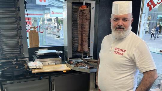 Rechnet mit einer Steigerung der Rohstoffe: Ercan Askr vom Golden Döner.