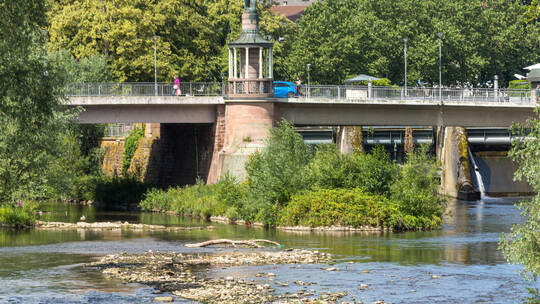 Enz Niedrigwasser Stadtkirche