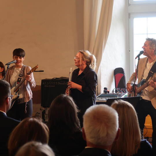 The „Baers“, Michael und Steffi Bär, und Bianca Bachmann (Mitte) hatten viel Spaß bei ihrem Auftritt. Warzecha