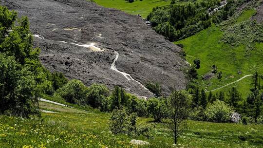 Nach Gletscherabbruch im Wallis Nach Gletscherabbruch im Wallis
