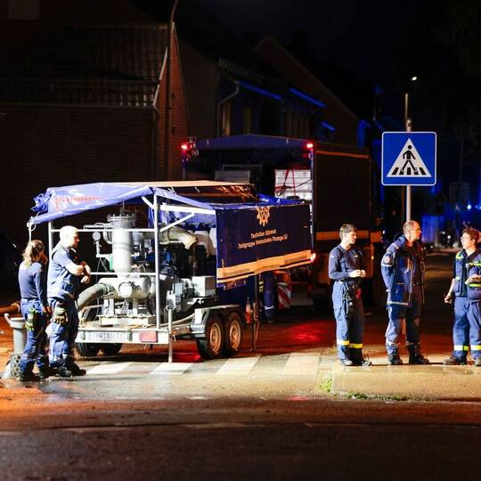 Stromausfälle sowie Keller und Straßen unter Wasser in Erftstadt Stromausfälle sowie Keller und Straßen unter Wasser in Erftstadt