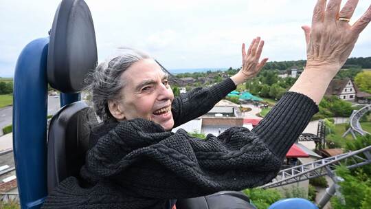 3.333. Fahrt von Ursel Dees (85) mit Katapult-Achterbahn