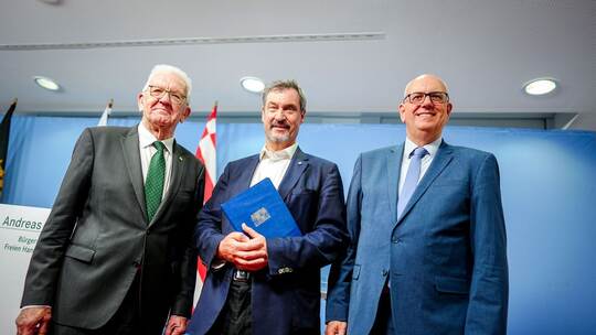 Forderungen für den Raumfahrtstandort Deutschland Forderungen für den Raumfahrtstandort Deutschland