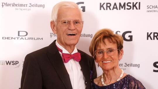 Harmonisch: Edeltraut und Dieter Bülling als Besucher beim diesjährigen Goldstadtpokal. Foto: BobNLdesign &photography Goldstadtpokal
