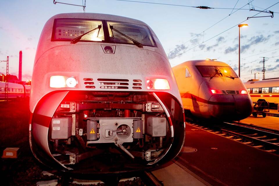 ICE 2 im Werk Rummelsburg ICE 2 im Werk Rummelsburg