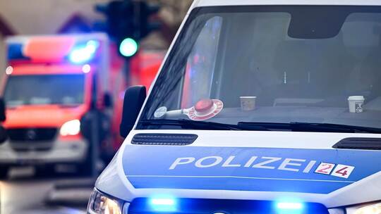 Polizei und Krankenwagen Polizei und Krankenwagen