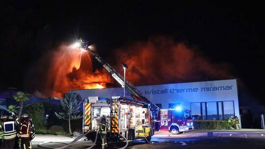 Millionenschaden nach Brand in Erlebnisbad Millionenschaden nach Brand in Erlebnisbad
