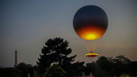 Olympischer Ballon in Paris steigt wieder auf