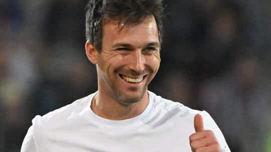 Gut drauf: KSC-Coach Christian Eichner geht optimistisch in die Sommervorbereitung. Foto: Uli Deck/dpa Karlsruher SC - FC St. Pauli