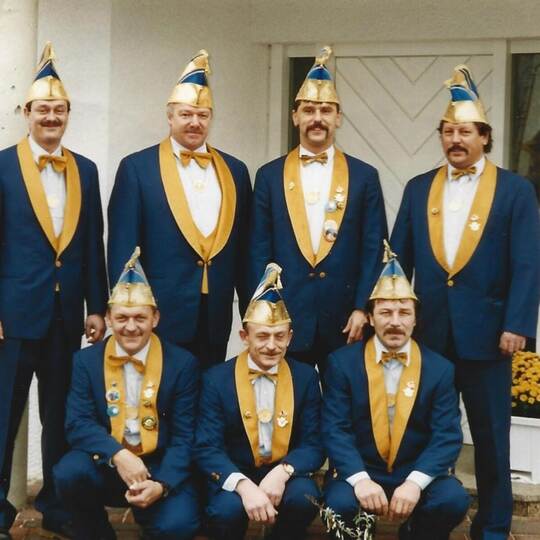 Der 7er-Rat in einer Aufnahme von 1998: (hinten von links) Richard Benzinger, Werner Jilg, Hans Grahl, Willi Link, (knieend von