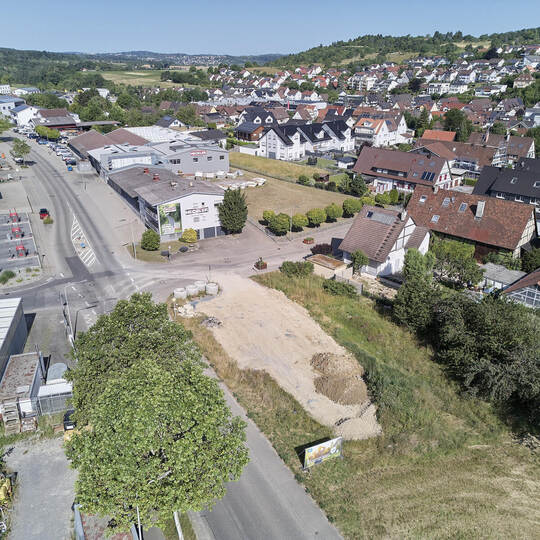 Das Grundstück Ecke Industriestraße (links) und Brühlstraße ist als Standort einer dezentralen Flüchtlingsunterkunft vorgesehen.