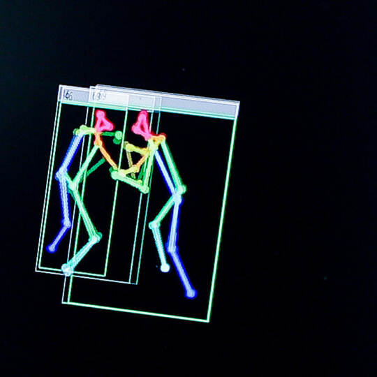 In Hamburg wurde ein ähnliches System bereits mit einem Demonstrationsfilm vorgestellt. Dort wird eine intelligente Videobeobach Intelligente Videoüberwachung gegen Kriminalität