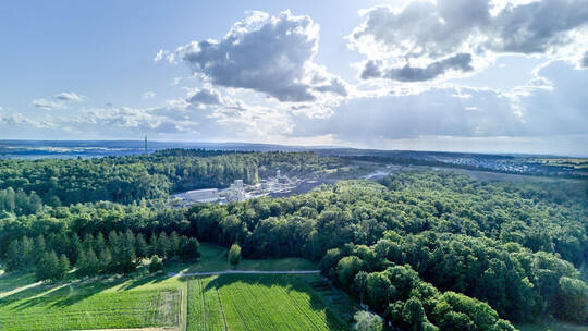 Blick auf den Steinbruch Mönsheim