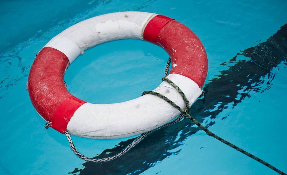 Rettungsring im Freibad