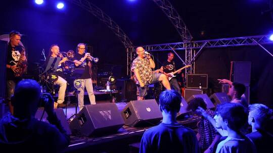 Mit Rock- und Ska hat Daddy can’t dance die Besucher begeistert. Recklies