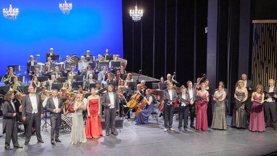"Arrivederci Robin". Italienische Operngala zum Abschied von Generalmusikdirektor Robin Davis.