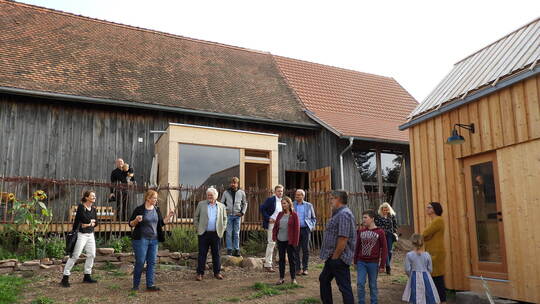 Die Tiny Houses in Bieselsberg landen in der Kategorie „Nest des Jahres“ auf Platz zwei – nur knapp hinter dem Sieger. Links Cat