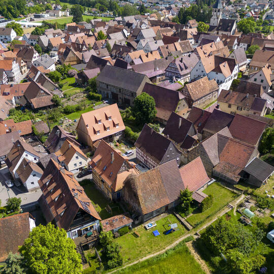 Lienzingen Altbau Hausdächer Solaranlagen