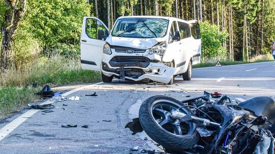 Schwerer Unfall mit Motorroller
