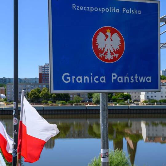 Polens Regierung führt Grenzkontrollen nach Deutschland ein