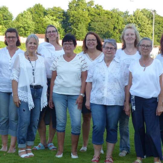 Young Unity des Gesangvereins „Eintracht“ Weiler 1900 (von links): Chorleiterin Stephanie Kulmus, Sylvia König, Brigitte Reis-te