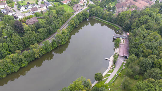 Bürgermeister und Räte uneins: Soll zunächst die Entschlammung oder aber das Vorhaben „Kiosk am Tiefen See“ in Maulbronn umgeset Tiefer See Maulbronn Gesperrt