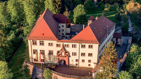 Sicher eines der berühmtesten Gebäude der ehemaligen Oberamtsstadt: das Neuenbürger Schloss.