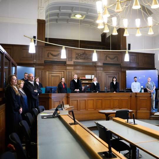 Palliativarzt wegen 15-fachen Mordverdachts vor Gericht Palliativarzt wegen 15-fachen Mordverdachts vor Gericht