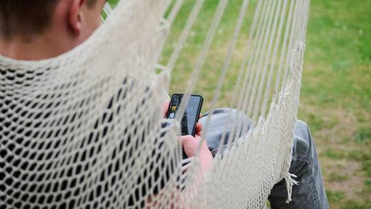 Symbolbild - Smartphone-Nutzung bei Kindern Symbolbild - Smartphone-Nutzung bei Kindern