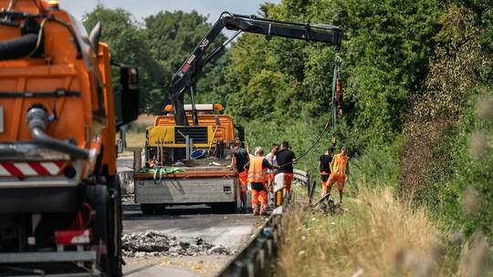 Autobahn 81 nach Lastwagen-Brand gesperrt Autobahn 81 nach Lastwagen-Brand gesperrt