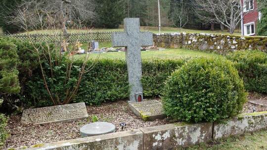Interessierte haben Gelegenheit, auf dem Friedhof Mittelenztal von Enzklösterle am Sonntag, 20. Juli, beim Besuch der Gedenkstät