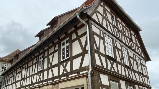 Die Sanierung des Faustgeburtshauses in Knittlingen gilt als gelungen, aber den Kostenrahmen sprengend.