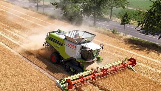 Landwirtschaft ist harte Arbeit, sei es auf dem Acker, im Stall oder auch im Büro. Auch deshalb gestaltet sich die Suche nach Na Mähdrescher ernten Wintergerste
