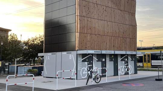 Das Fahrradparkhaus am Bahnhof in Mühlacker gibt es mittlerweile seit zwei Jahren. Die Nutzungszahlen nehmen seit der Eröffnung