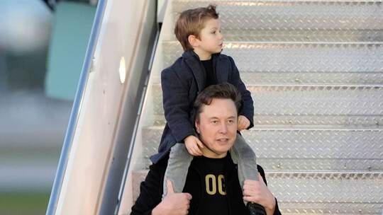 Elon Musk mit Sohn X Elon Musk mit Sohn X